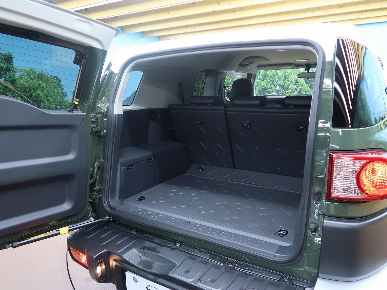 トヨタfjクルーザーの荷室の広さ 収納スペースをご紹介 Suv Land
